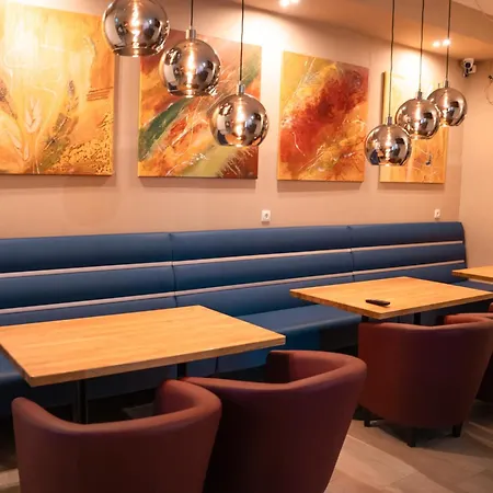 Hotel Boutique Erla 4*